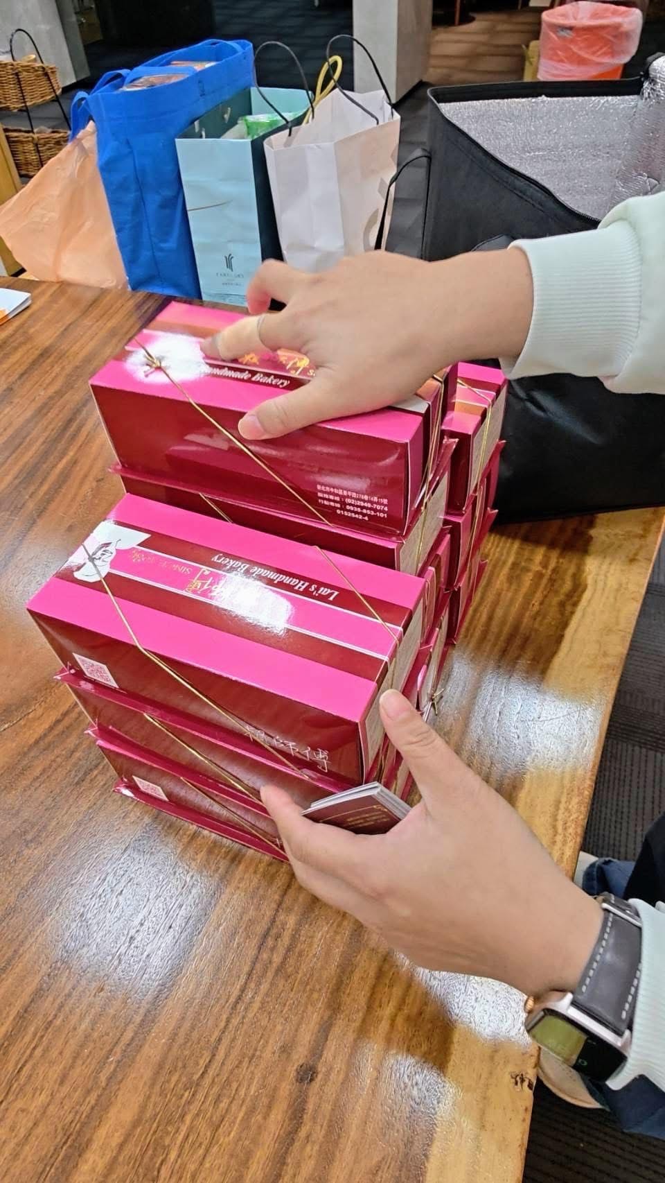 《餐桌上的南洋香料百科》新書發表會 第一次在印辦舉行簽書活動 - 第4張圖 《餐桌上的南洋香料百科》新書發表會 第一次在印辦舉行簽書活動